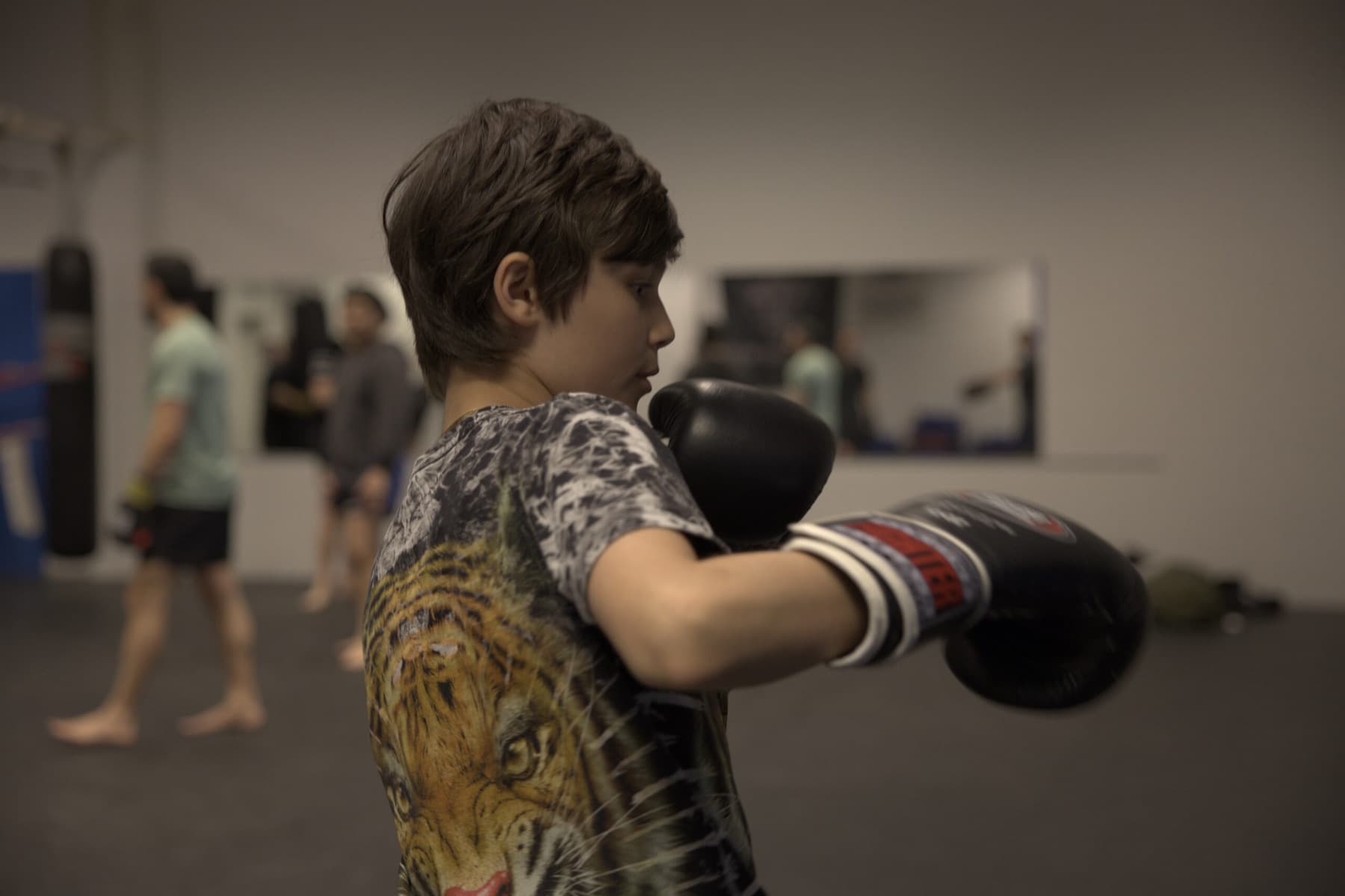 Ungdom tränar boxning på Tao Kampsportcenter i Göteborg